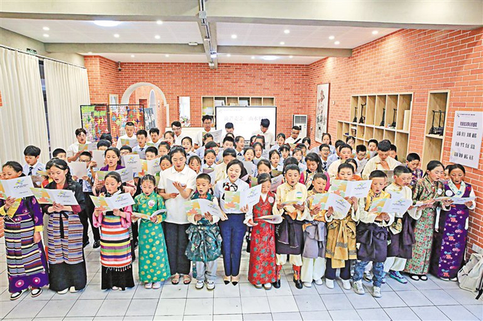 2024年，芒康县青少年赴渝开展交往交流交融活动。