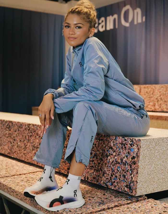 赞达亚·科尔曼（Zendaya Coleman）在 On昂跑巴黎体验中心 | 来源：On昂跑