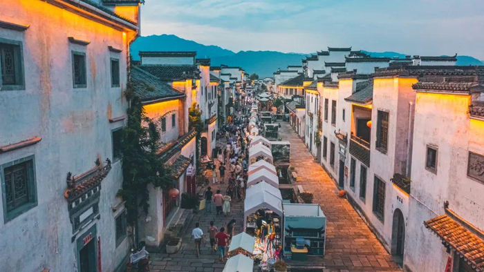 ▲热闹的黟县市集