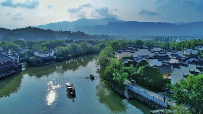 ▲如诗如画的黟县乡村