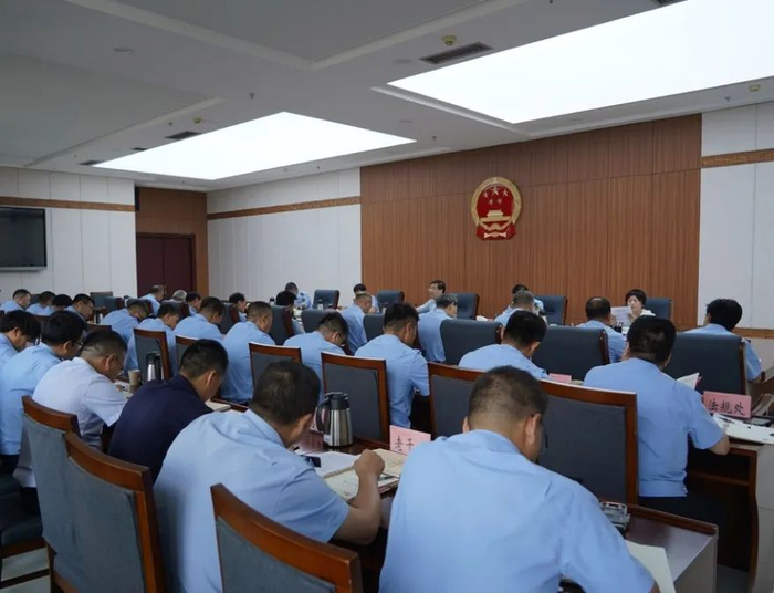 7月15日，甘肃省应急管理厅党委组织集体学习新修订的 《突发事件应对法》。（高浚桐 摄）