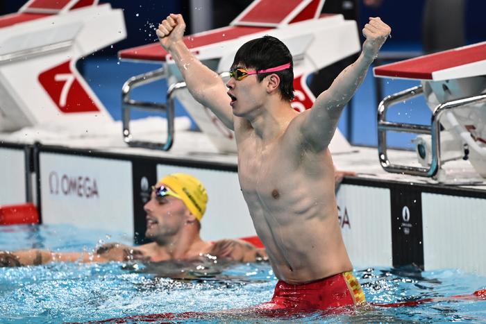 ▲潘展乐帮助中国游泳队夺得本届奥运会首金。图据视觉中国