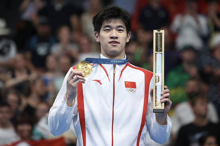 潘展乐领奖（图自视觉中国）