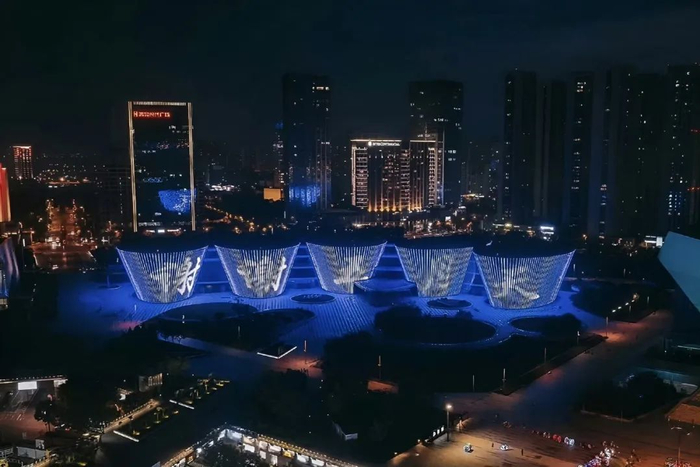 △太原欢迎五月天的楼体广告。图源/相信音乐