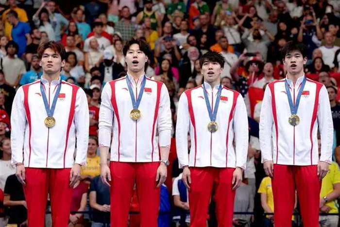 中国队获得金牌（图源：新华社）
