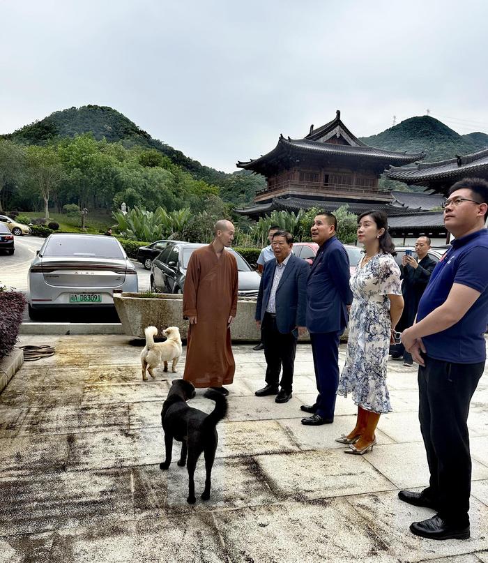 心若菩提广结善缘 曹德旺、华国中前往万福寺进行文化活动