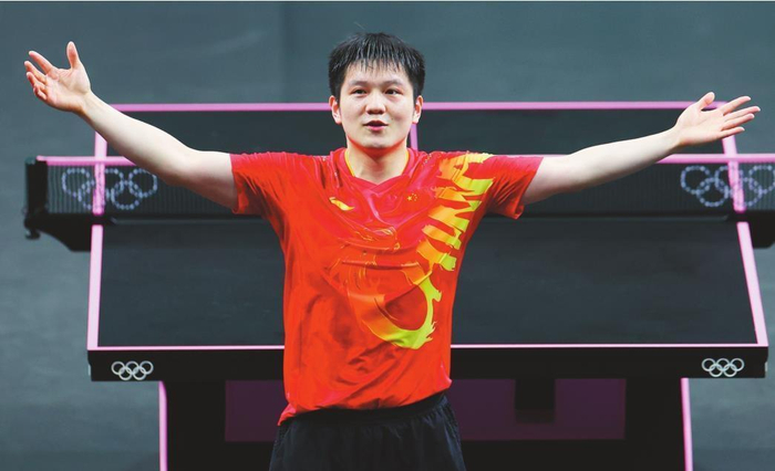         8月4日，樊振东庆祝胜利。新华社发