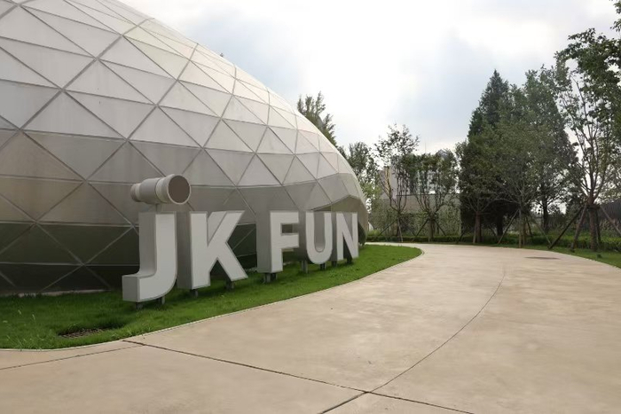 升级改造后的西外广场。　北京市西城区供图