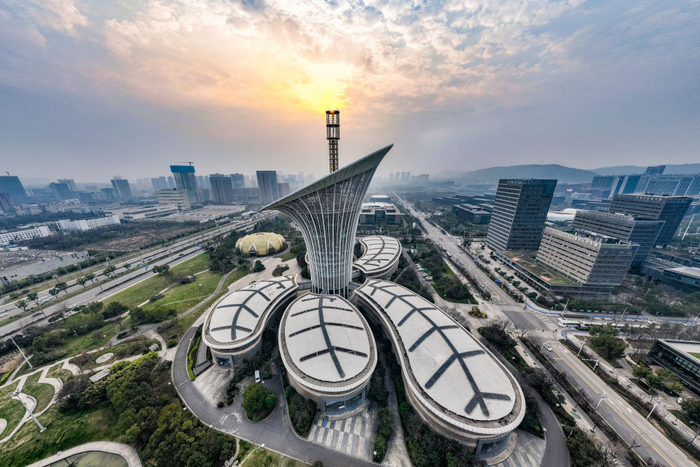 位于武汉中国光谷未来科技城的武汉新能源研究院大楼（2024年3月16日摄，无人机照片）。新华社记者 伍志尊 摄