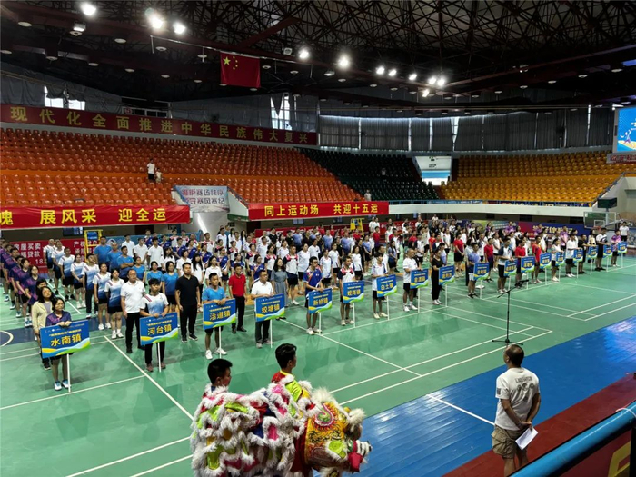 △ 来自全区各镇（街道）的17支代表队参加比赛。钟正谦 摄