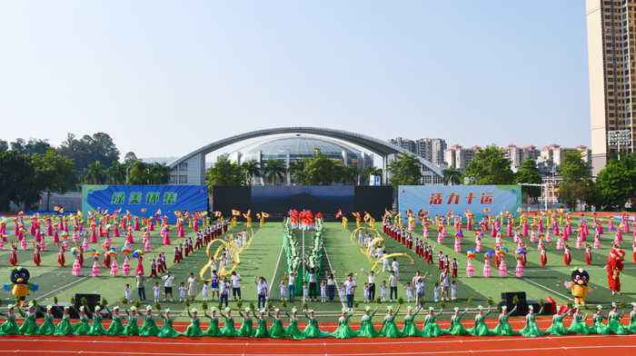 △ 8月7日，怀集县第十届运动会开幕式彩排。