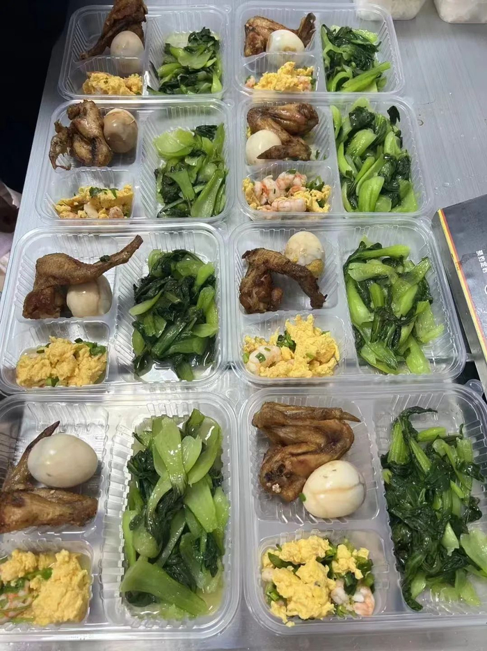 三元饭堂的盒饭。受访者供图