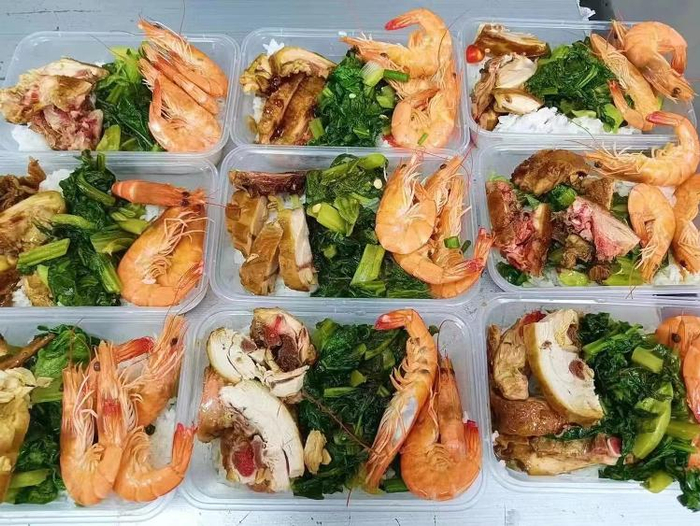 　　三元饭堂的盒饭。受访者供图