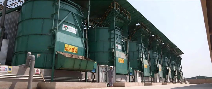 （图2：全密闭智能好氧堆肥发酵系统）