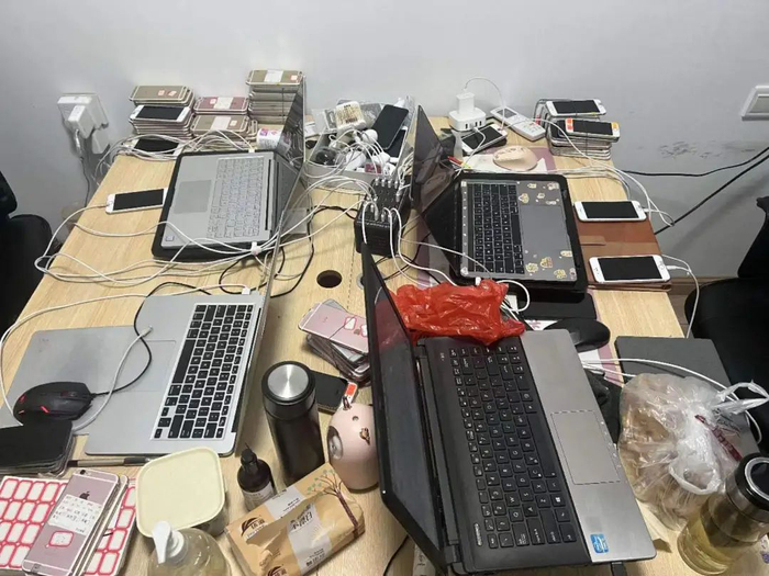 ▲作案电脑及手机