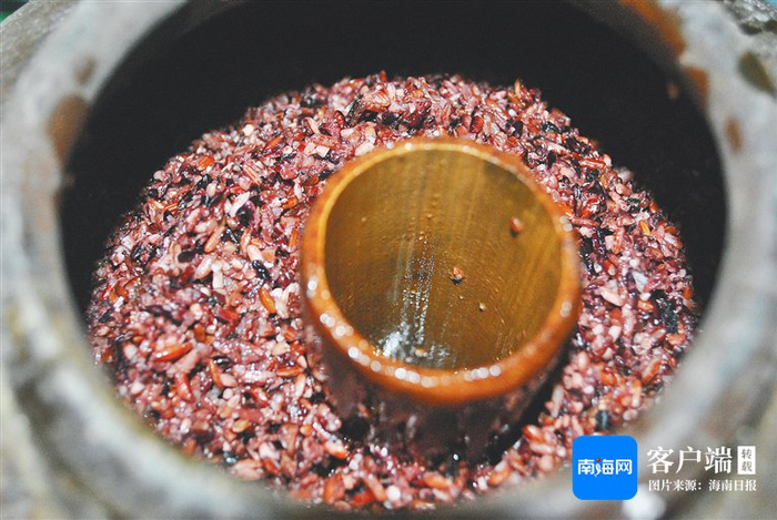 用于酿酒的山兰紫米。海南日报全媒体记者 刘宁玥 通讯员 徐珊珊 摄