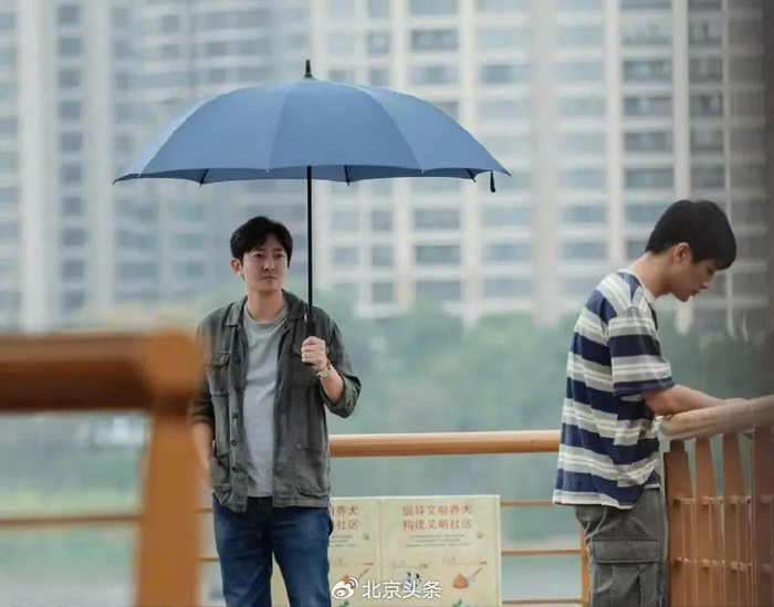 《追光的日子》截图