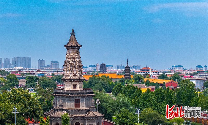 7月31日拍摄的正定古城广惠寺华塔。 河北日报记者 赵杰摄