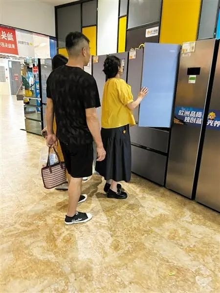 ▲家电“以旧换新”吸引许多市民关注