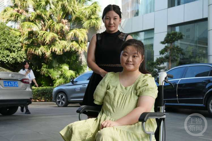 郑美玲和妈妈靳仁秀