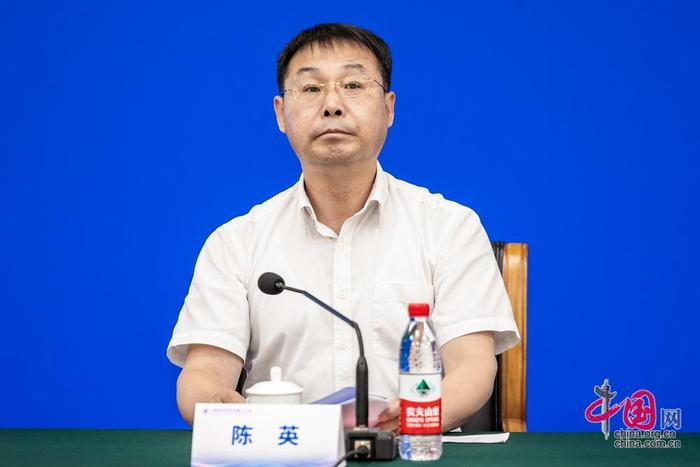 中国电子学会副理事长兼秘书长、总部党委书记陈英主持发布会。中国网记者 郑亮摄