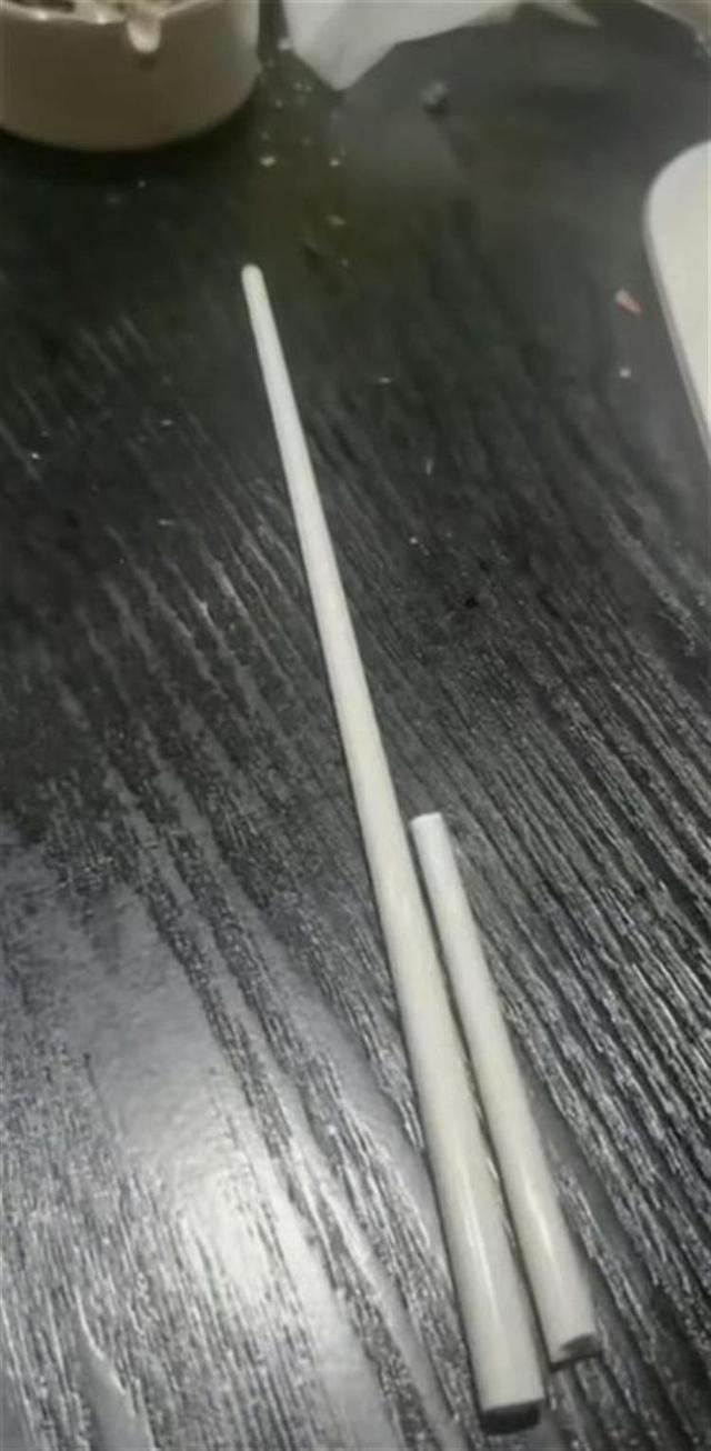 断掉的筷子（受访者供图）