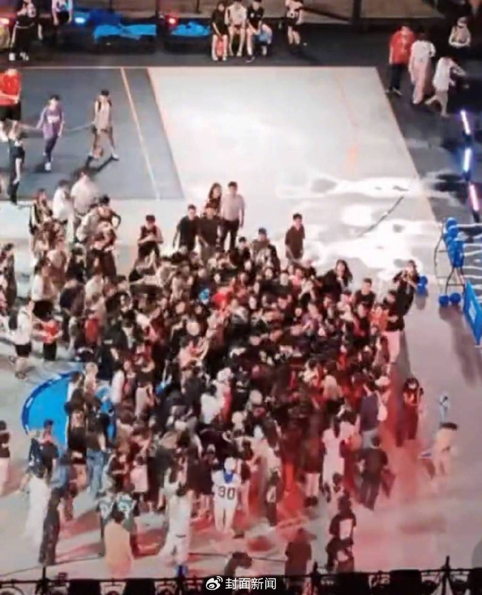 混乱现场（图源网络）