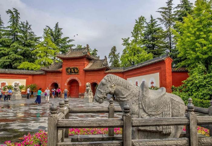 佛教传入中国后第一座官办寺院白马寺 曾宪平 摄　　