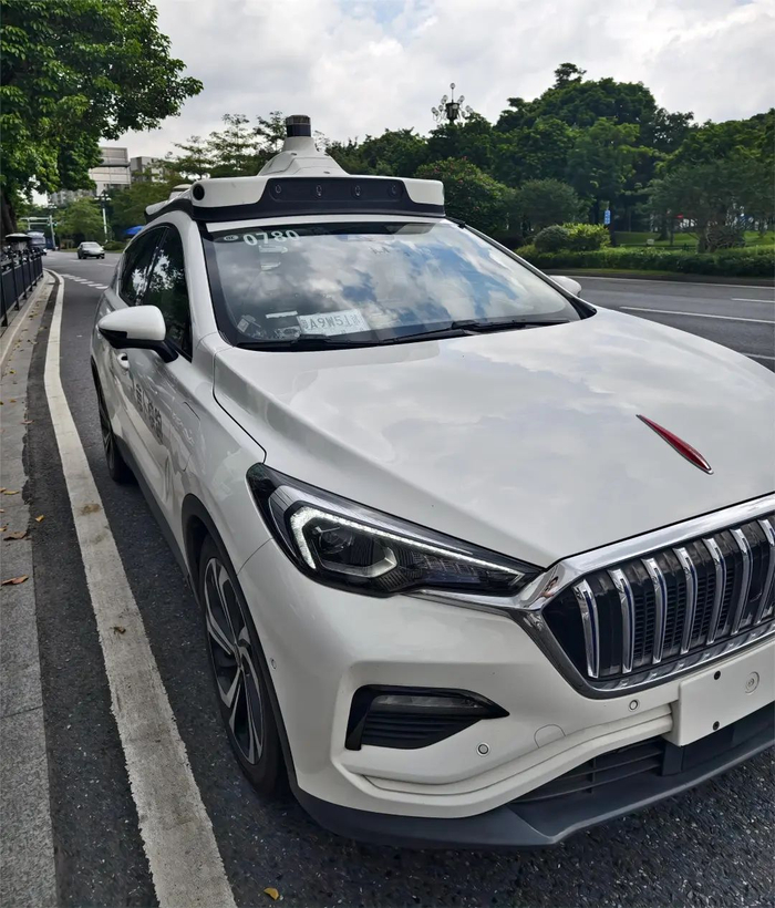 萝卜快跑无人驾驶出租车，图源：雷科技摄制