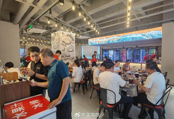 金宵一刻店内满座。