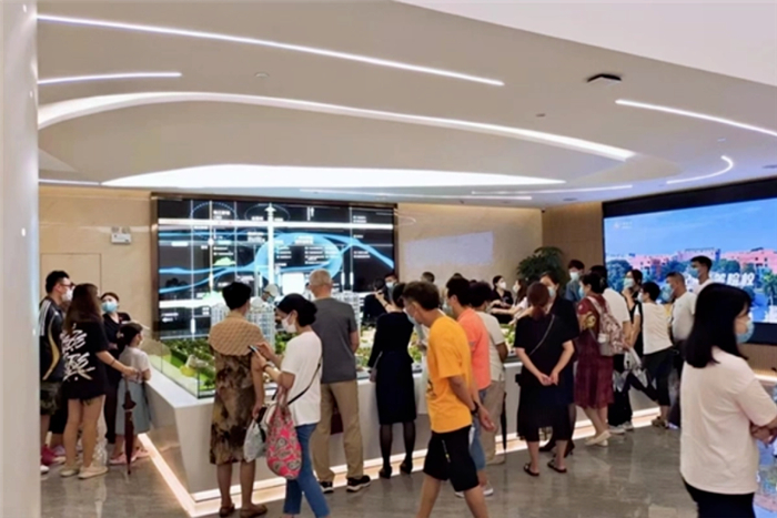 广州一楼盘有许多港澳居民北上看房/图源：点新闻记者 摄