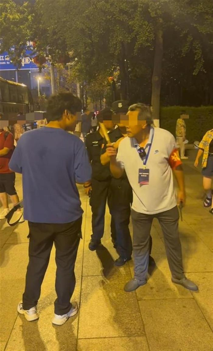 事发现场（视频截图）