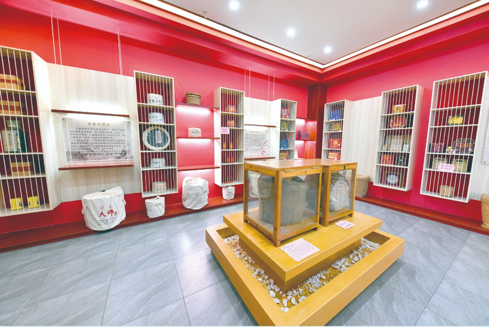 六堡茶产品。何鎏 摄