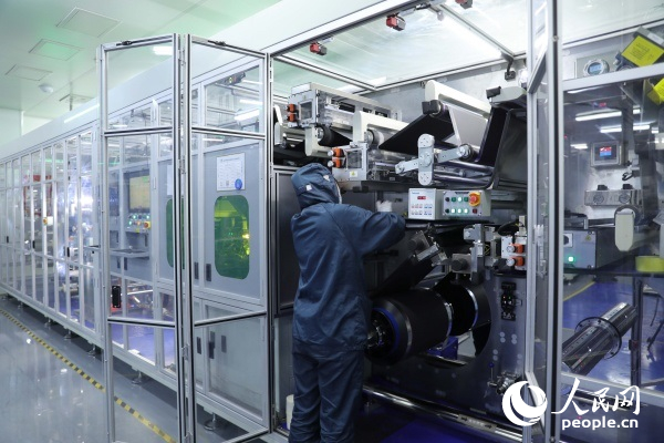 山西华阳集团华钠芯能生产车间。人民网记者 王帆摄