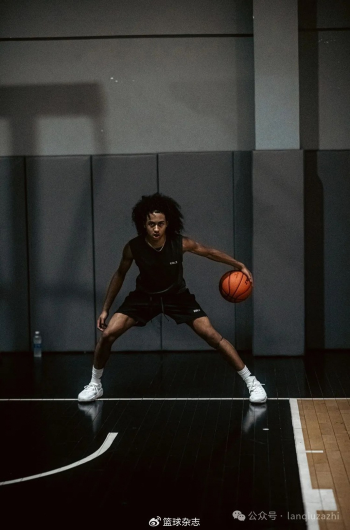 图片来自《篮球》杂志