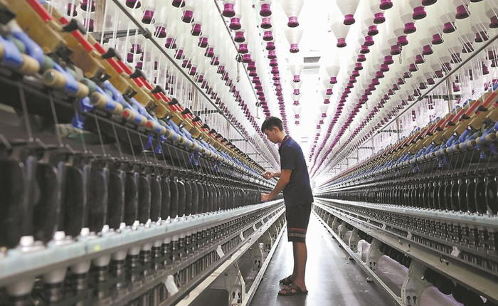 数字化重塑长乐区纺织产业生态。图为位于长乐区的福建金源纺织有限公司智能化技改项目车间。 王旺旺 摄