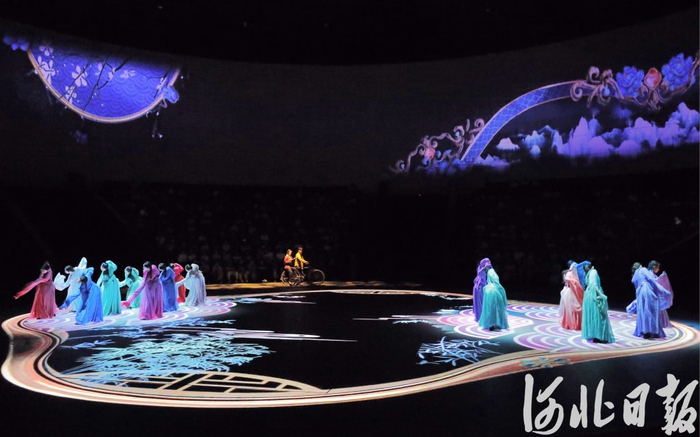8月5日，廊坊“只有红楼梦·戏剧幻城”演出现场。河北日报记者赵永辉摄