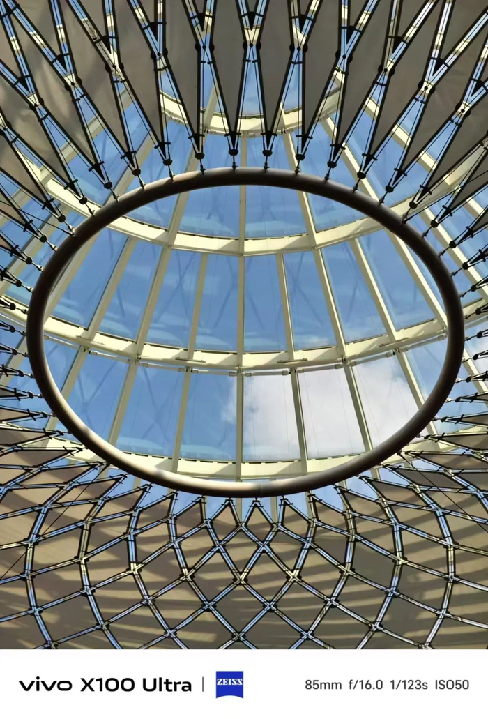 （图源：雷科技摄制 / 蔡司自然色彩模式）