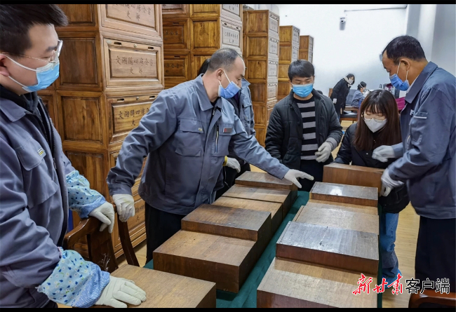 数据采集现场（资料照片，读者传媒·读者古籍数字科技中心供图）