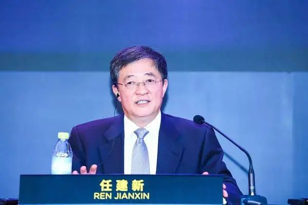 　　任建新资料图