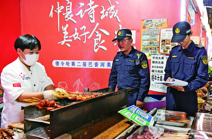 提醒用火安全。本报记者 李庆玲 摄