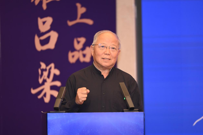 （图为原文化部党组成员、副部长，国家文物局原党组书记、局长励小捷发表主旨演讲）