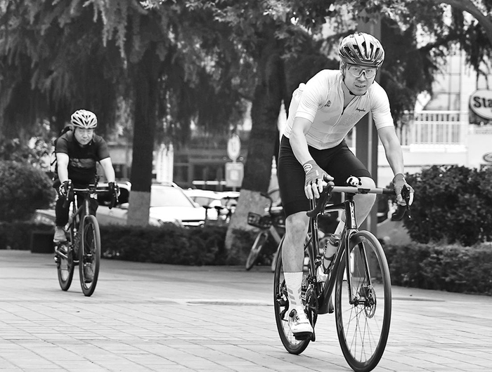 热爱骑行的市民越来越多。