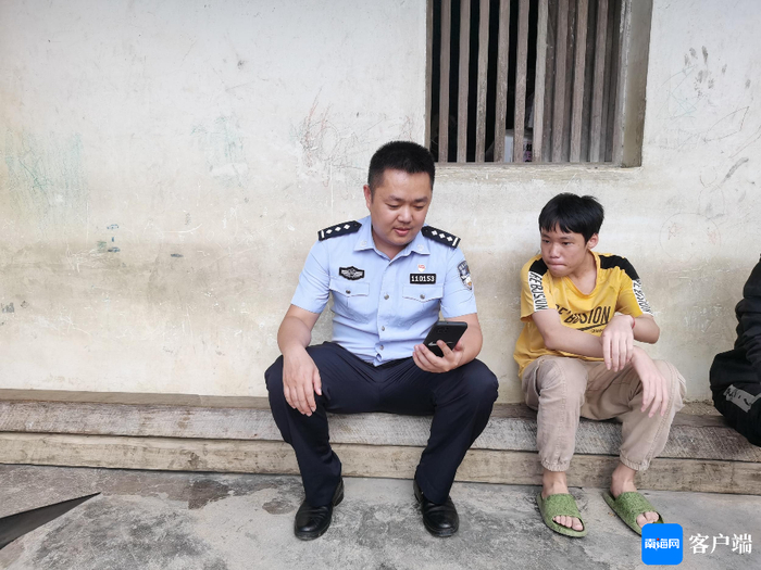 林宏谋开展日常的宣传、执勤等工作。图片由五指山警方提供