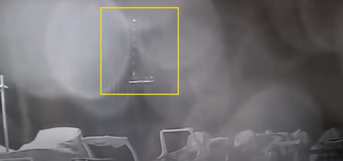 △监控里显示的“贝叶斯”号 图片来源：央视新闻