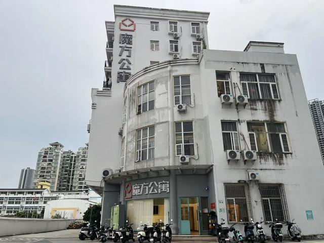 （魔方公寓万众城店，图为张慧敏摄）