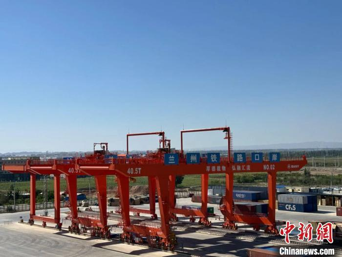 图为兰州铁路口岸中川北站物流园。　戴文昌 摄