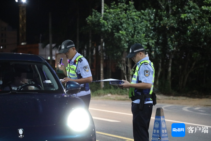 交警整治现场。由海南交警提供图片