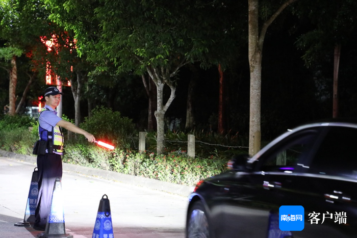 交警整治现场。由海南交警提供图片