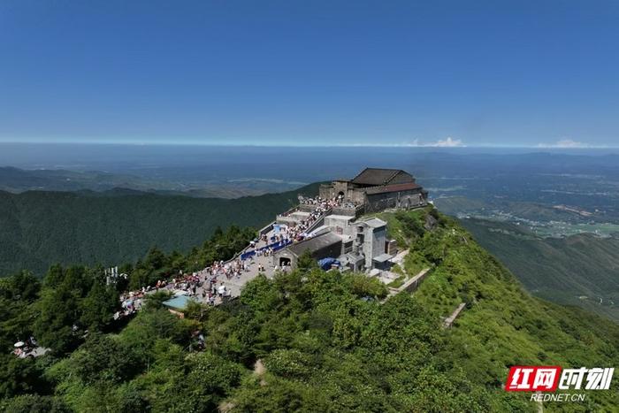 天衡山山顶图片